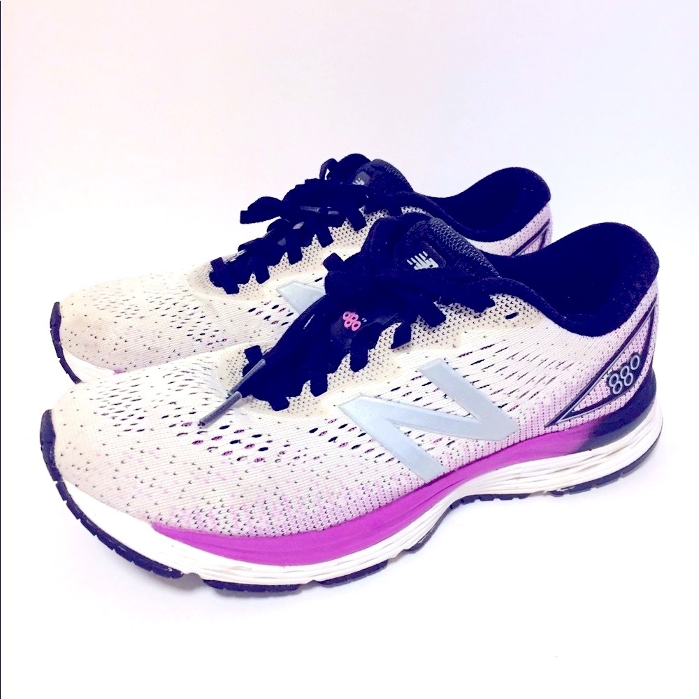 NEW BALANCE 880v 9s